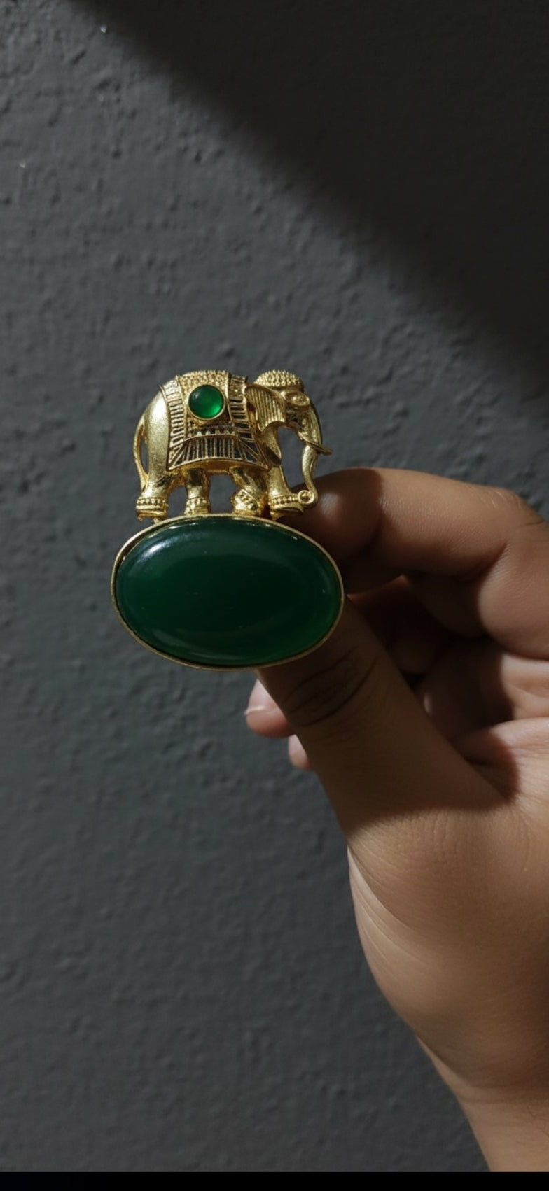 Emrald stone ring